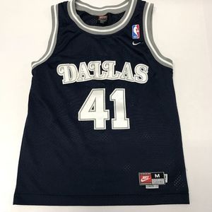 throwback dirk nowitzki jersey